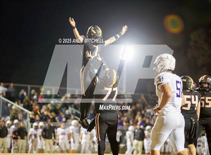 Thumbnail 2 in Sequatchie County vs Meigs County (3A second round) photogallery.