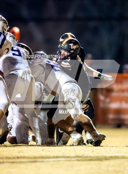 Thumbnail 1 in Sequatchie County vs Meigs County (3A second round) photogallery.