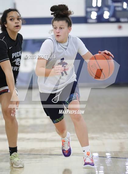 Thumbnail 2 in Pickerington North vs Thomas Worthington (Scrimmage) photogallery.