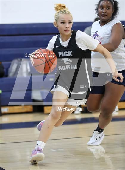 Thumbnail 1 in Pickerington North vs Thomas Worthington (Scrimmage) photogallery.