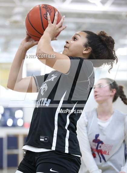 Thumbnail 2 in Pickerington North vs Thomas Worthington (Scrimmage) photogallery.
