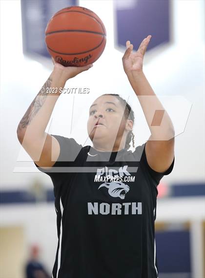 Thumbnail 1 in Pickerington North vs Thomas Worthington (Scrimmage) photogallery.