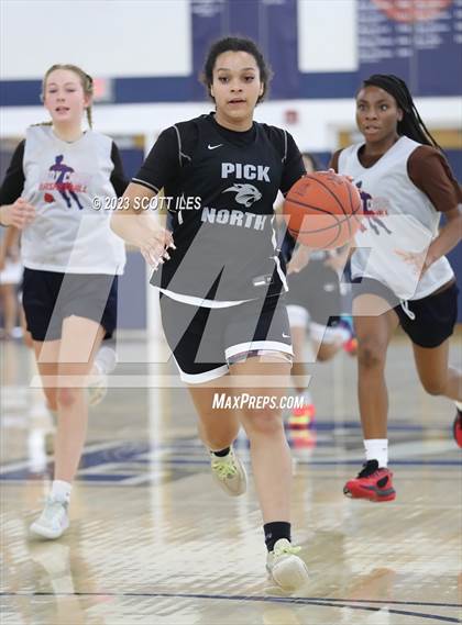 Thumbnail 1 in Pickerington North vs Thomas Worthington (Scrimmage) photogallery.