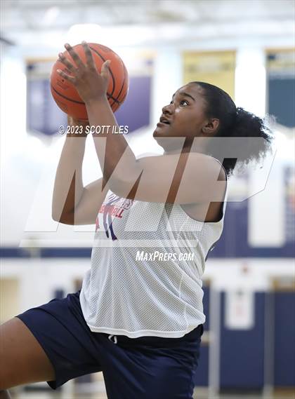 Thumbnail 2 in Pickerington North vs Thomas Worthington (Scrimmage) photogallery.