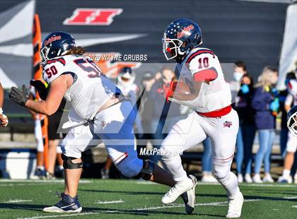 Thumbnail 3 in Ryan vs. Longview (UIL 5A D1 Regional Playoff) photogallery.