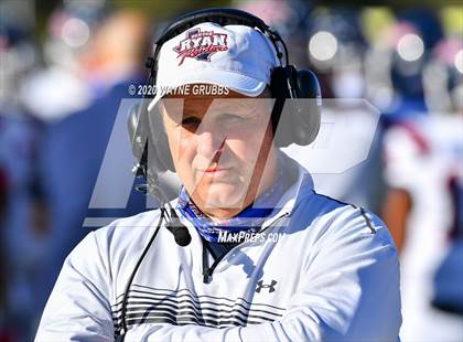 Thumbnail 1 in Ryan vs. Longview (UIL 5A D1 Regional Playoff) photogallery.