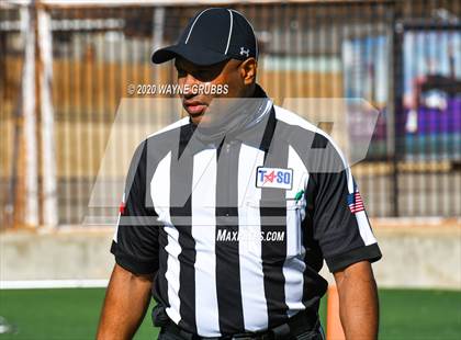 Thumbnail 2 in Ryan vs. Longview (UIL 5A D1 Regional Playoff) photogallery.