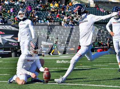 Thumbnail 3 in Ryan vs. Longview (UIL 5A D1 Regional Playoff) photogallery.