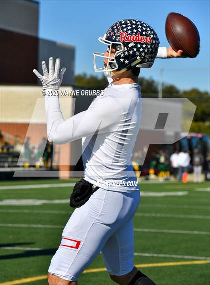 Thumbnail 2 in Ryan vs. Longview (UIL 5A D1 Regional Playoff) photogallery.