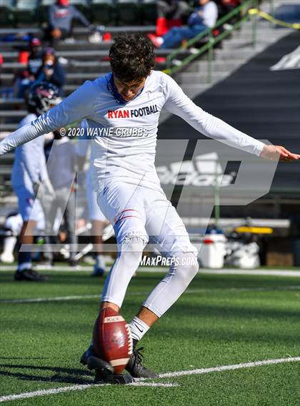 Thumbnail 1 in Ryan vs. Longview (UIL 5A D1 Regional Playoff) photogallery.