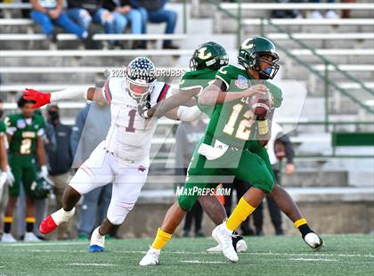 Thumbnail 2 in Ryan vs. Longview (UIL 5A D1 Regional Playoff) photogallery.