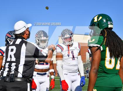 Thumbnail 2 in Ryan vs. Longview (UIL 5A D1 Regional Playoff) photogallery.