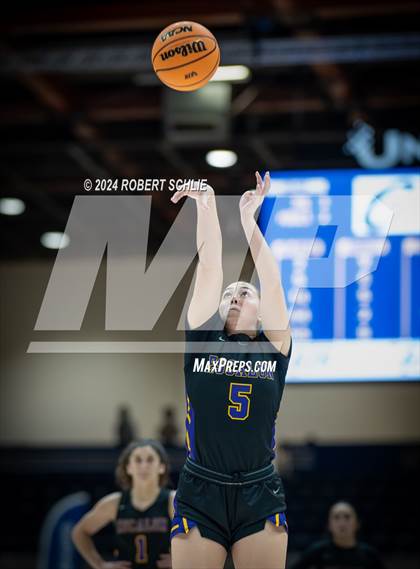 Thumbnail 3 in Colfax vs. Escalon (CIF SJS D4 Final) photogallery.