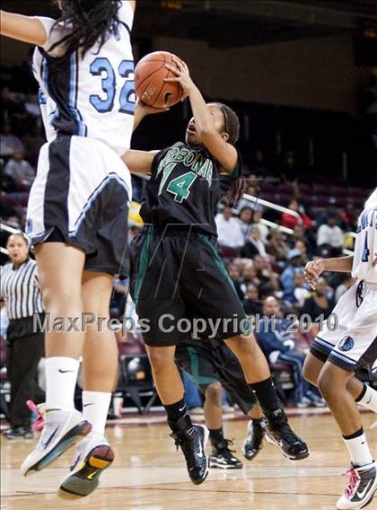 Thumbnail 3 in Carson vs. Narbonne (CIF LA City Section D1 Final) photogallery.