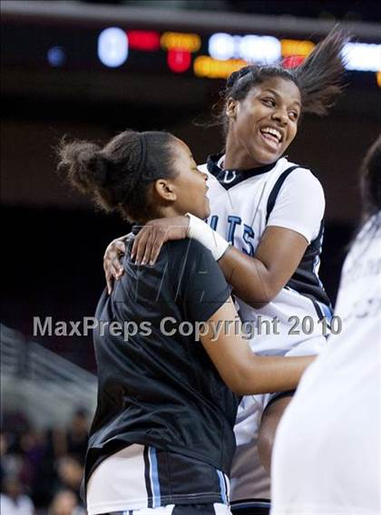 Thumbnail 3 in Carson vs. Narbonne (CIF LA City Section D1 Final) photogallery.