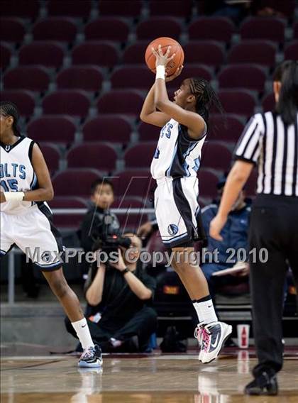 Thumbnail 2 in Carson vs. Narbonne (CIF LA City Section D1 Final) photogallery.
