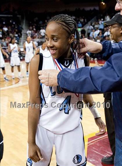 Thumbnail 2 in Carson vs. Narbonne (CIF LA City Section D1 Final) photogallery.