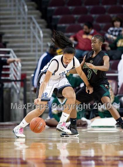 Thumbnail 1 in Carson vs. Narbonne (CIF LA City Section D1 Final) photogallery.