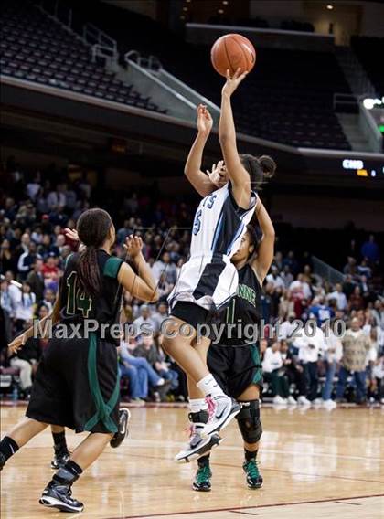 Thumbnail 2 in Carson vs. Narbonne (CIF LA City Section D1 Final) photogallery.