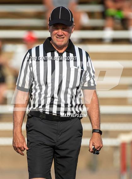 Thumbnail 2 in Regis Jesuit vs Fruita Monument (CHSAA 5A Round 1 Playoff) photogallery.