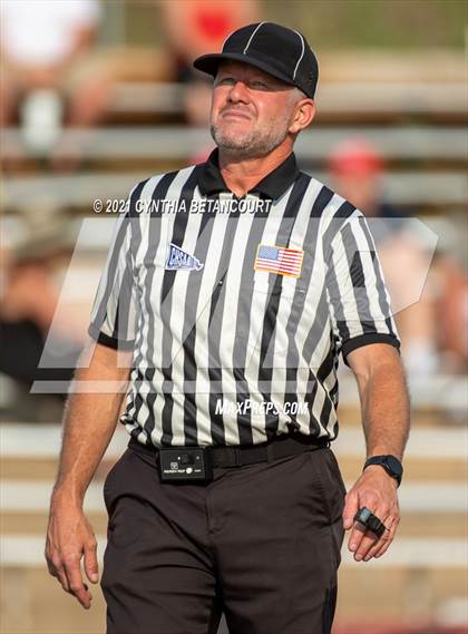 Thumbnail 3 in Regis Jesuit vs Fruita Monument (CHSAA 5A Round 1 Playoff) photogallery.