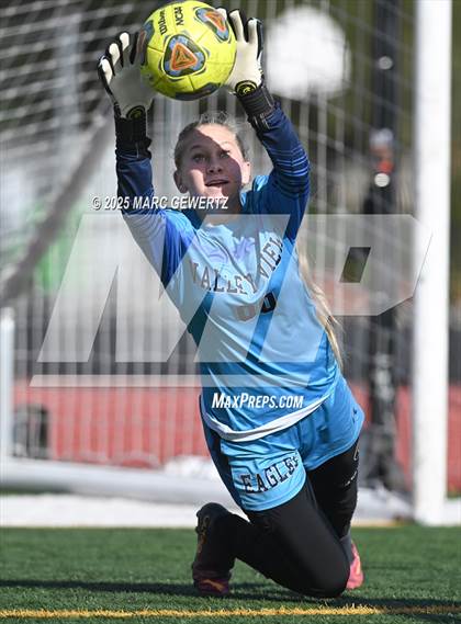 Thumbnail 2 in Woodbridge vs. Valley View (CIF-SS Division 3 RD 2) photogallery.