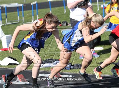 Thumbnail 3 in Ed Bourelle Invitational Track Meet photogallery.