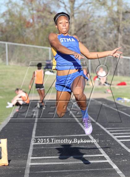Thumbnail 1 in Ed Bourelle Invitational Track Meet photogallery.