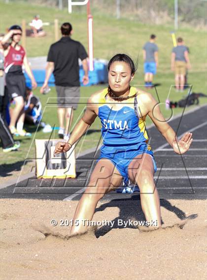 Thumbnail 2 in Ed Bourelle Invitational Track Meet photogallery.