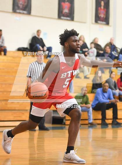 Thumbnail 2 in KIPP Booker T. Washington @ Metairie Park Country Day (Country Day Basketball Classic) photogallery.