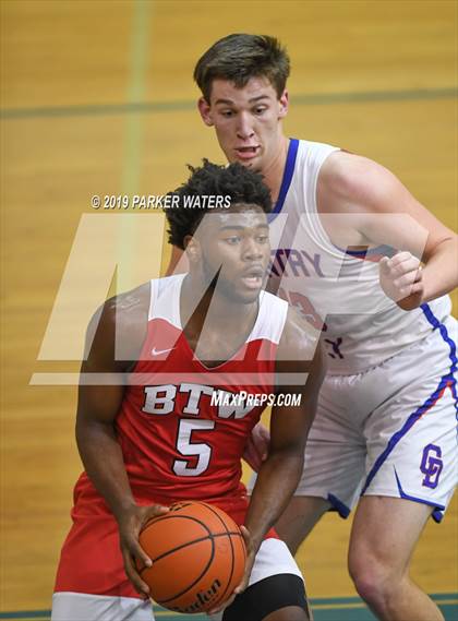 Thumbnail 2 in KIPP Booker T. Washington @ Metairie Park Country Day (Country Day Basketball Classic) photogallery.