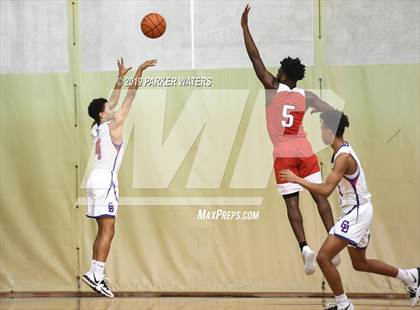 Thumbnail 2 in KIPP Booker T. Washington @ Metairie Park Country Day (Country Day Basketball Classic) photogallery.