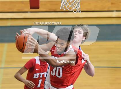 Thumbnail 3 in KIPP Booker T. Washington @ Metairie Park Country Day (Country Day Basketball Classic) photogallery.