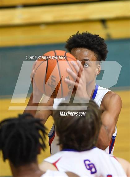 Thumbnail 3 in KIPP Booker T. Washington @ Metairie Park Country Day (Country Day Basketball Classic) photogallery.