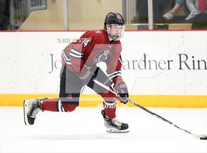 Thumbnail 2 in Loomis vs. Avon Old Farms (Avon Christmas Classic Final) photogallery.