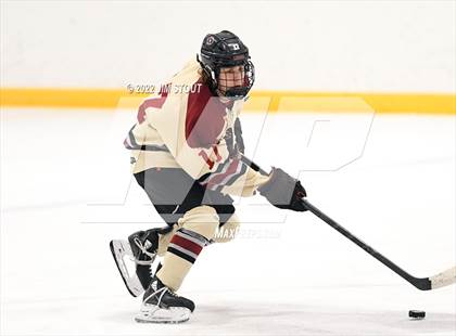 Thumbnail 1 in Loomis vs. Avon Old Farms (Avon Christmas Classic Final) photogallery.