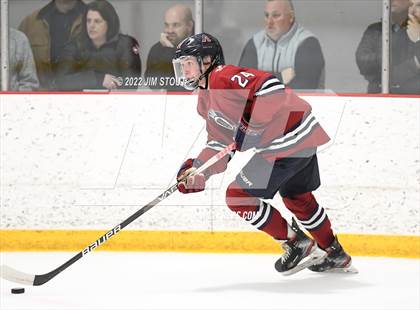 Thumbnail 2 in Loomis vs. Avon Old Farms (Avon Christmas Classic Final) photogallery.