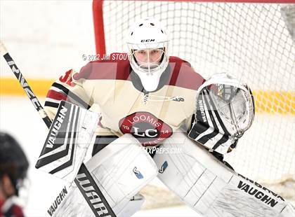 Thumbnail 2 in Loomis vs. Avon Old Farms (Avon Christmas Classic Final) photogallery.