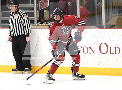 Thumbnail 3 in Loomis vs. Avon Old Farms (Avon Christmas Classic Final) photogallery.