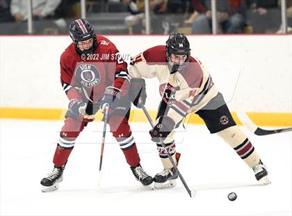 Thumbnail 2 in Loomis vs. Avon Old Farms (Avon Christmas Classic Final) photogallery.