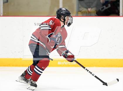 Thumbnail 2 in Loomis vs. Avon Old Farms (Avon Christmas Classic Final) photogallery.