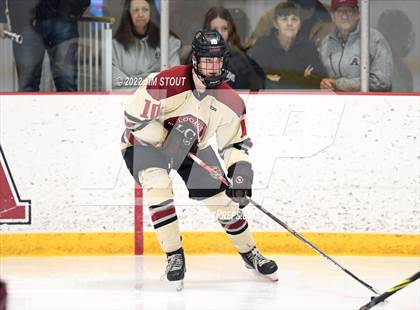 Thumbnail 1 in Loomis vs. Avon Old Farms (Avon Christmas Classic Final) photogallery.