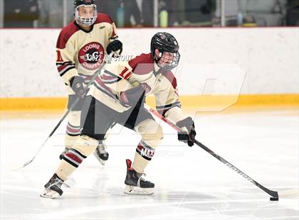 Thumbnail 1 in Loomis vs. Avon Old Farms (Avon Christmas Classic Final) photogallery.