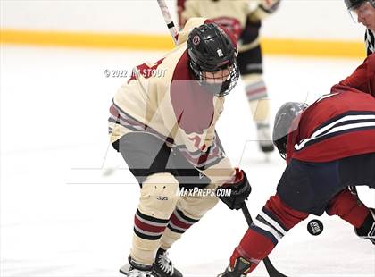 Thumbnail 3 in Loomis vs. Avon Old Farms (Avon Christmas Classic Final) photogallery.