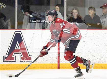 Thumbnail 1 in Loomis vs. Avon Old Farms (Avon Christmas Classic Final) photogallery.
