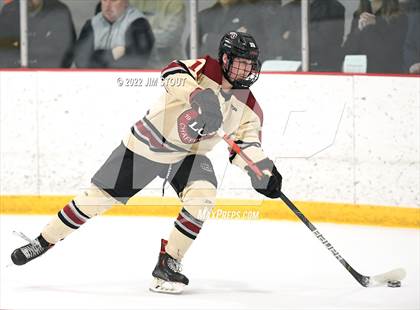Thumbnail 1 in Loomis vs. Avon Old Farms (Avon Christmas Classic Final) photogallery.