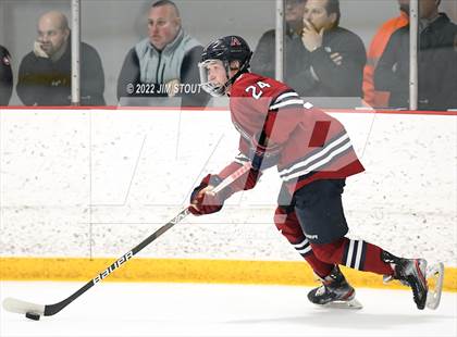 Thumbnail 1 in Loomis vs. Avon Old Farms (Avon Christmas Classic Final) photogallery.
