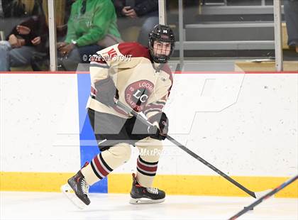 Thumbnail 1 in Loomis vs. Avon Old Farms (Avon Christmas Classic Final) photogallery.