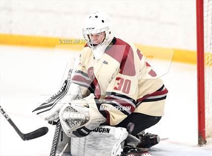 Thumbnail 1 in Loomis vs. Avon Old Farms (Avon Christmas Classic Final) photogallery.