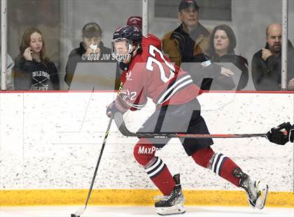 Thumbnail 2 in Loomis vs. Avon Old Farms (Avon Christmas Classic Final) photogallery.
